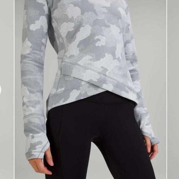 Lululemon close to crossing long sleeve *rulu size 6 - Picture 3 of 12